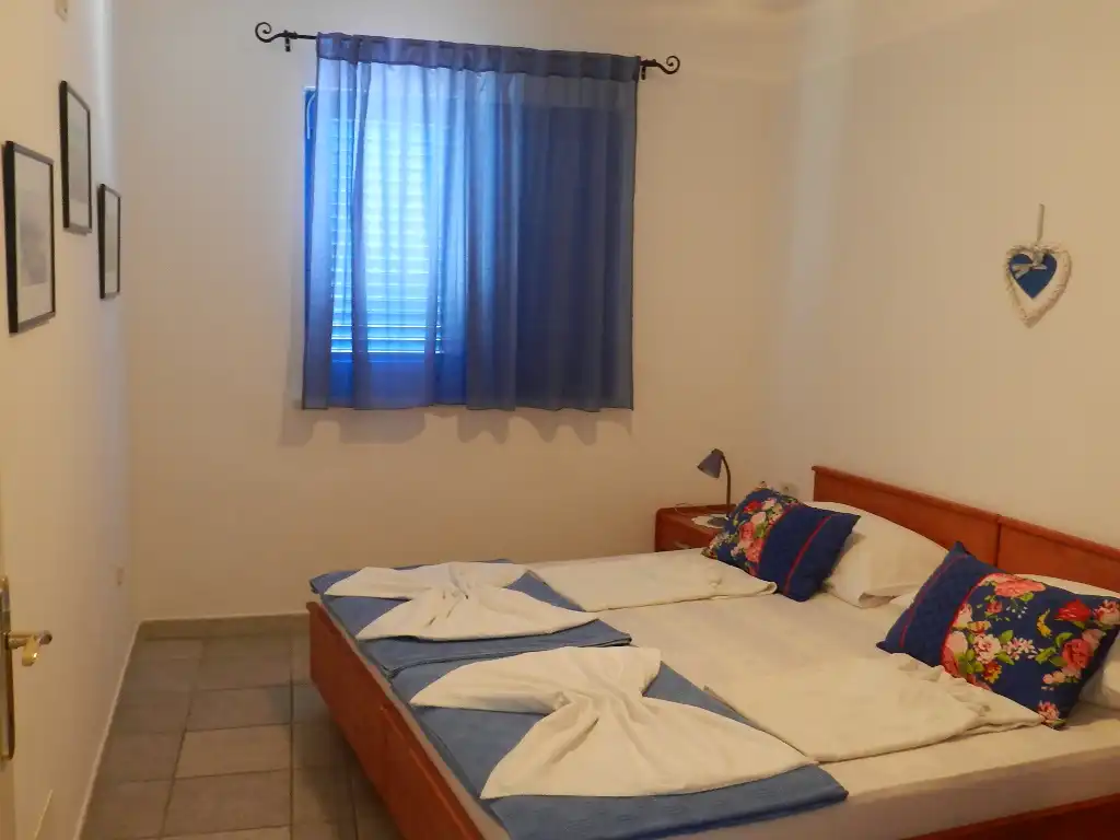 Apartment A4